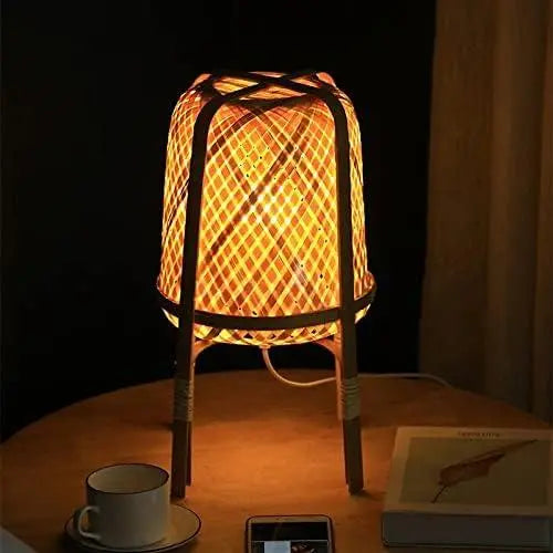 Lampe de Table en Bambou Tressé - Concept Darna