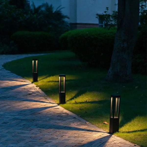 Helios Pathway Bollard Light - Éclairage Extérieur Moderne